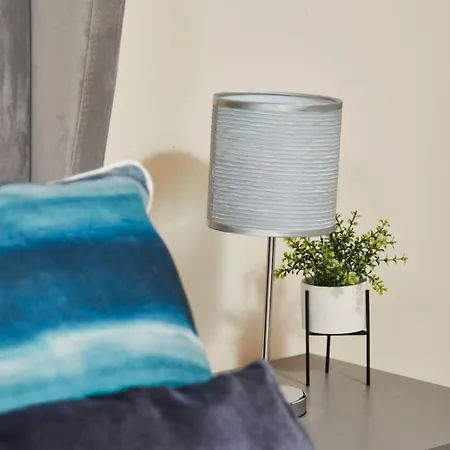 Luxury Centre Apartment-sleeps 6 With Parking *