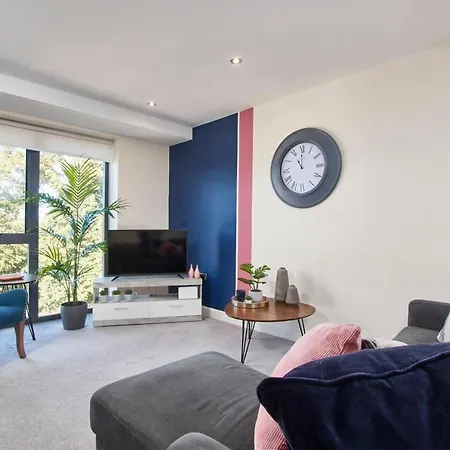 Apartment Luxury Centre Apartment-sleeps 6 With Parking