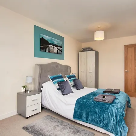 Luxury Centre Apartment-sleeps 6 With Parking Apartment York