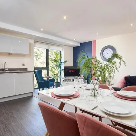 Luxury Centre Apartment-sleeps 6 With Parking York