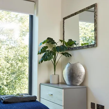Luxury Centre Apartment-sleeps 6 With Parking Apartment York